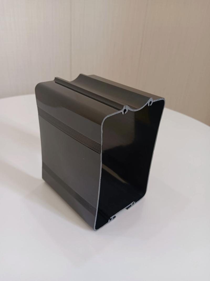 从模具到覆膜 木塑踢脚线与PVC异型材的制造全流程解析
